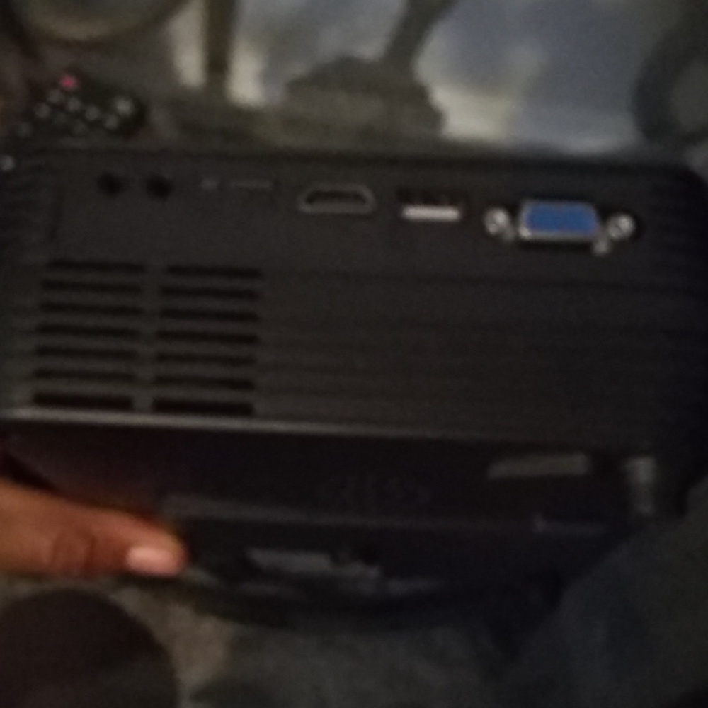 Projector - Picture 3 of 6